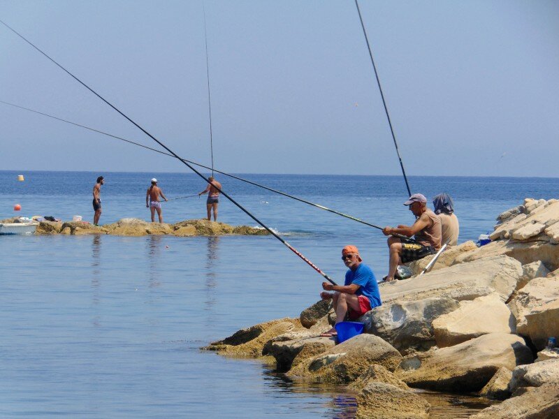 Особенности рыбалки на Кипре. С картинками и кратким экскурсом в экономику.